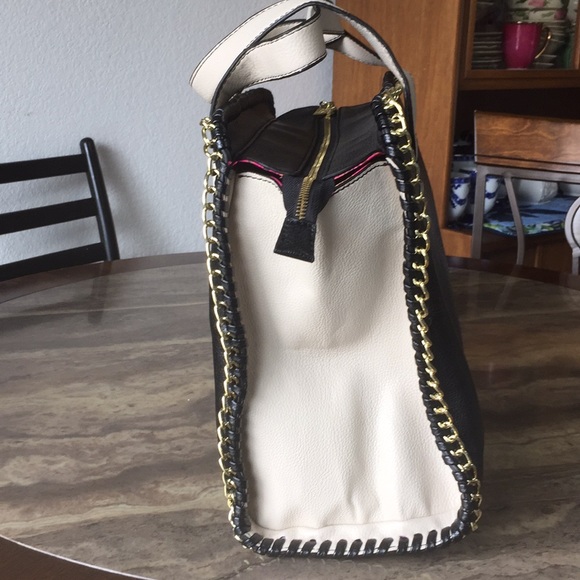 Purse - Picture 2 of 4